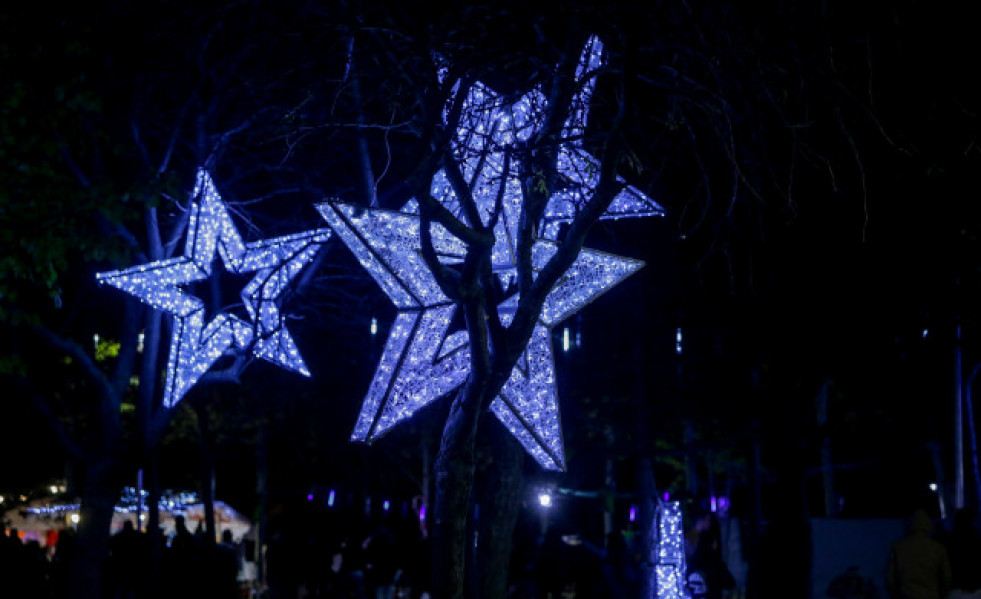 EuropaPress 2510943 estrellas luminosas torrejon ardoz madrid capital europea navidad inaugura