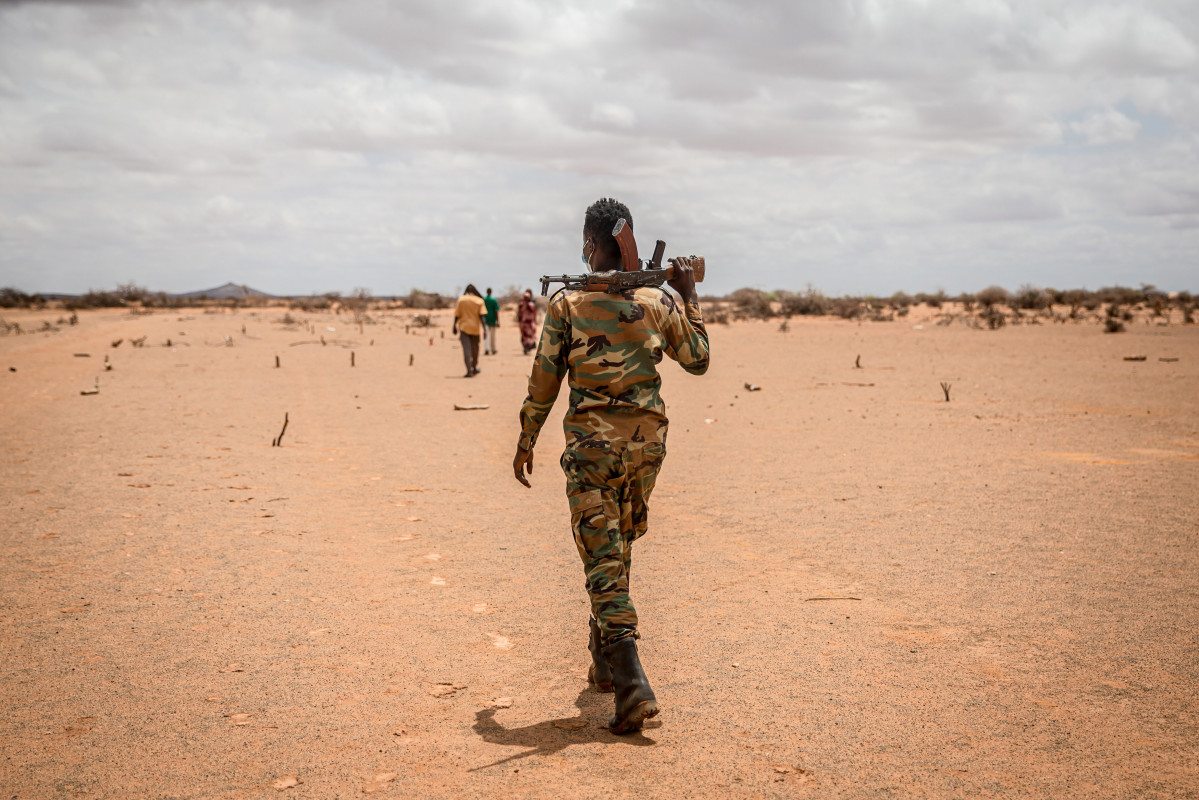 EuropaPress 5096499 april 14 2022 dollow jubaland somalia soldier walks through camp for (1)
