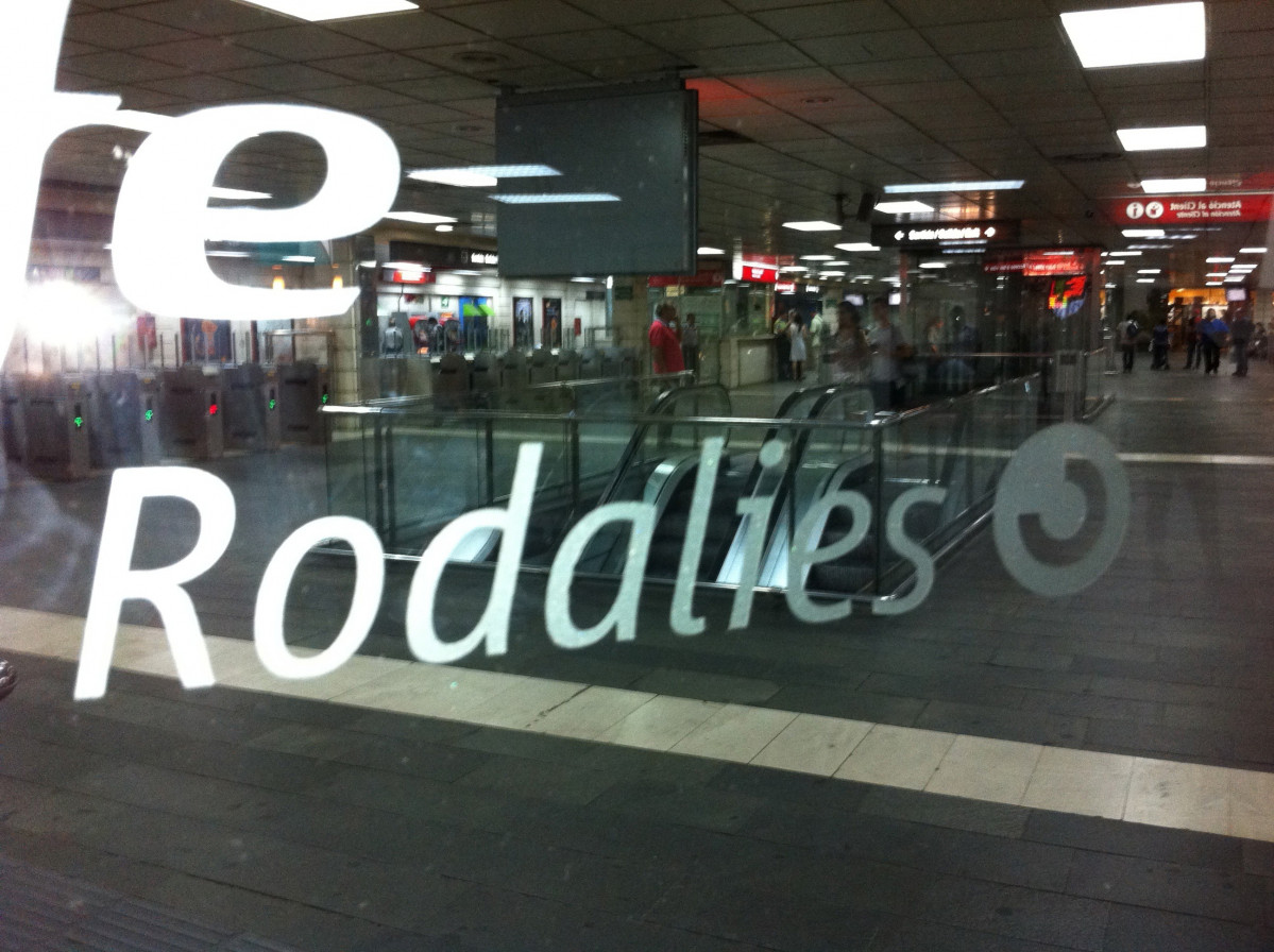 Archivo - Estación de tren de Renfe-Rodalies / Cercanías en la plaza Catalunya de Barcelona. Transporte público. Ferrocarril.