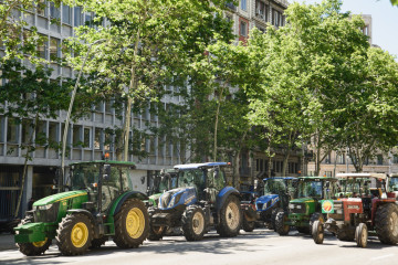 EuropaPress 5945646 tractores concentrados sede conselleria accion climatica generalitat