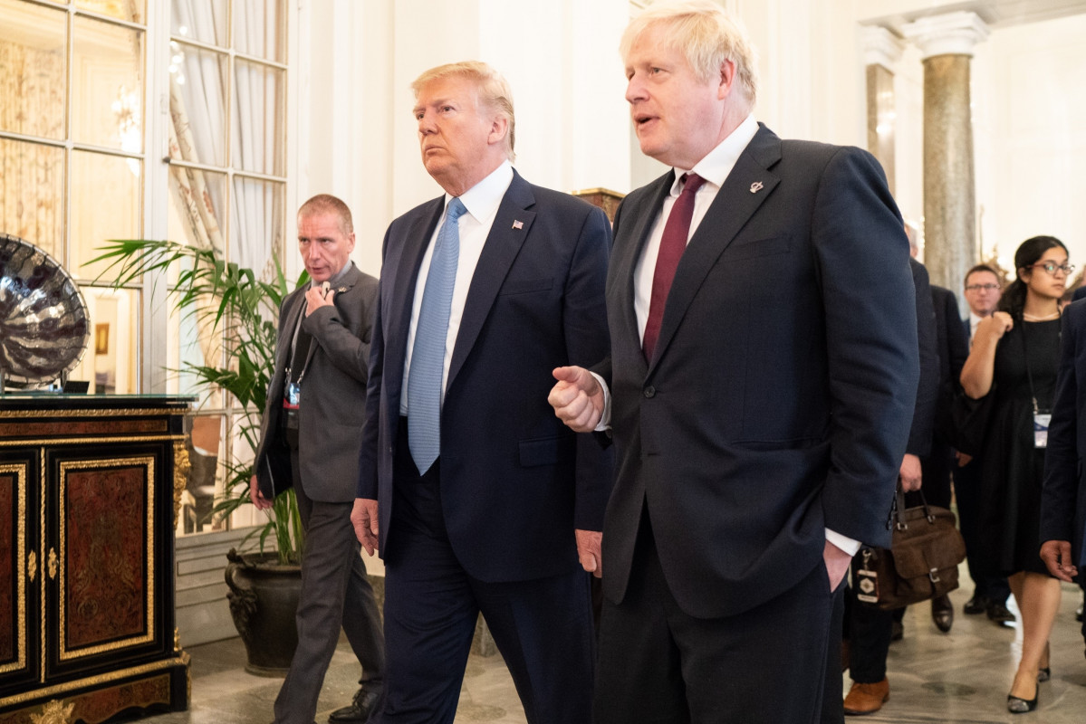 Trump con Johnson en el G7