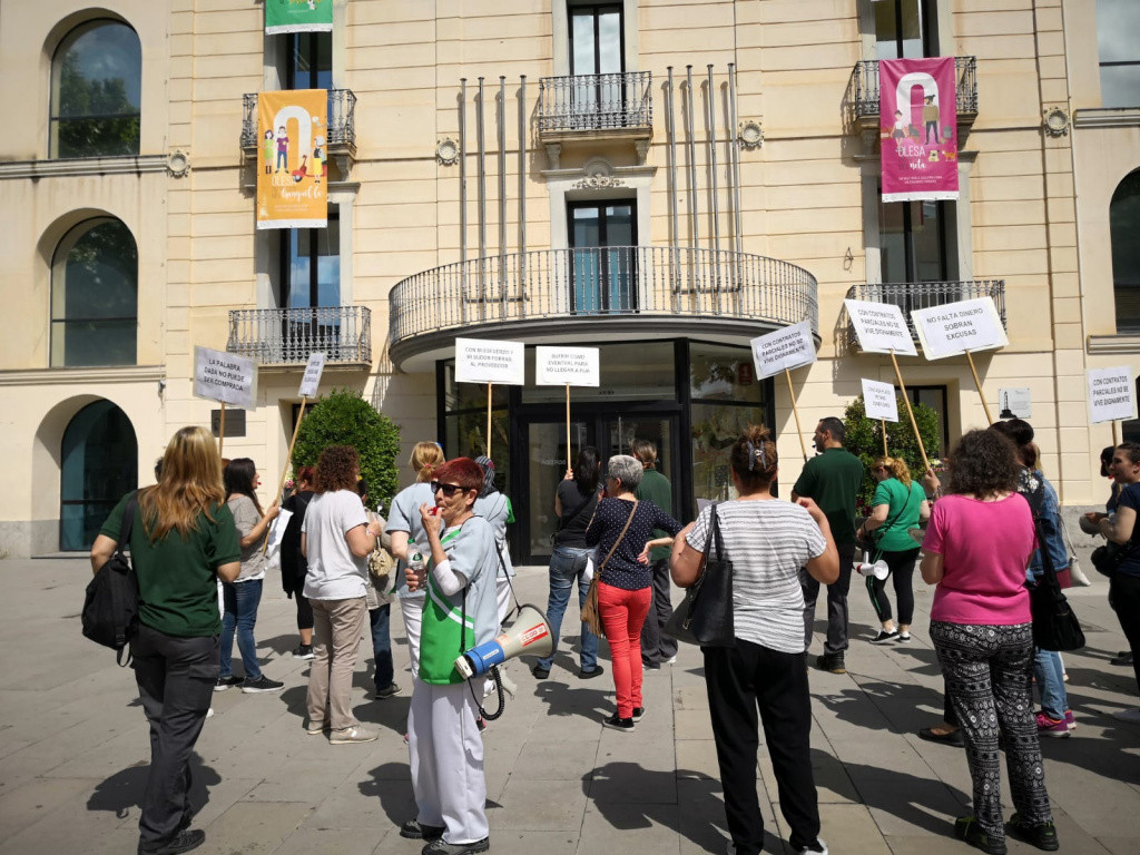 Trabajadores limpieza olesa