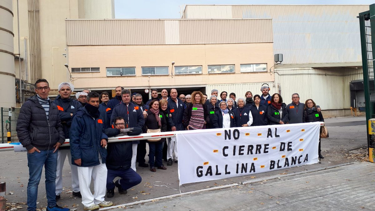 Trabajadores gallina blanca