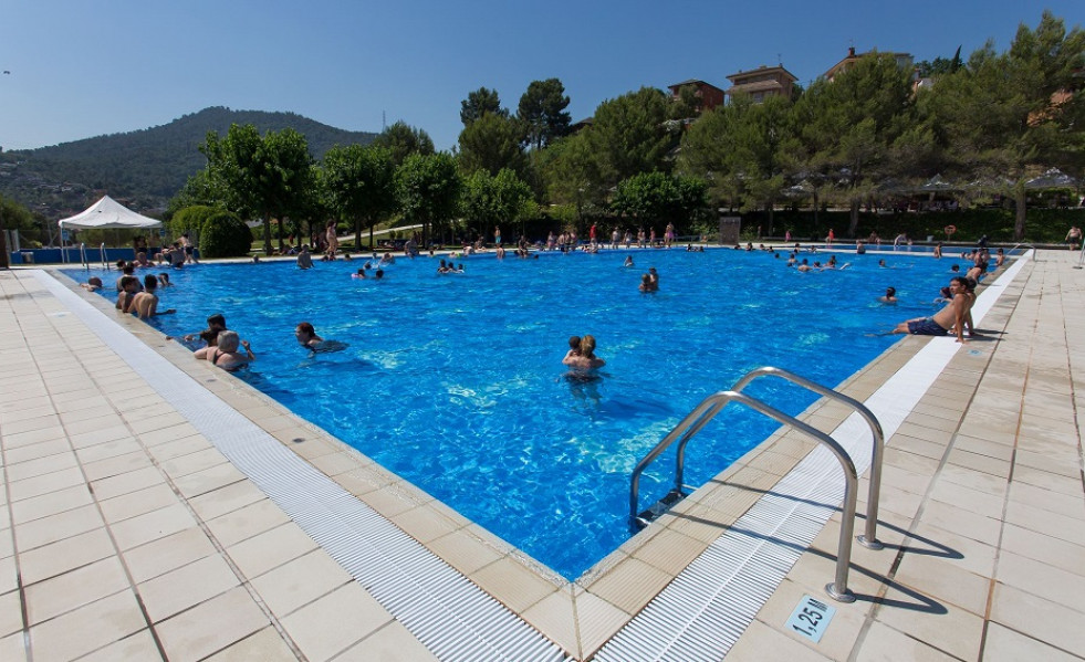 Piscinala blava sant vicenç dels horts