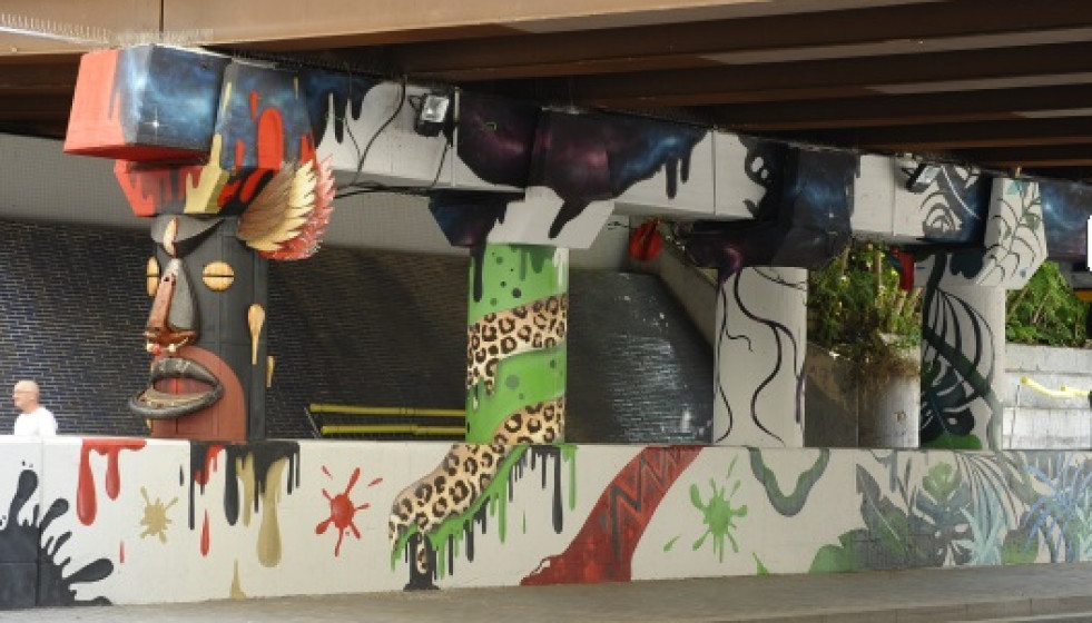 Arte urbano pont riera blanca