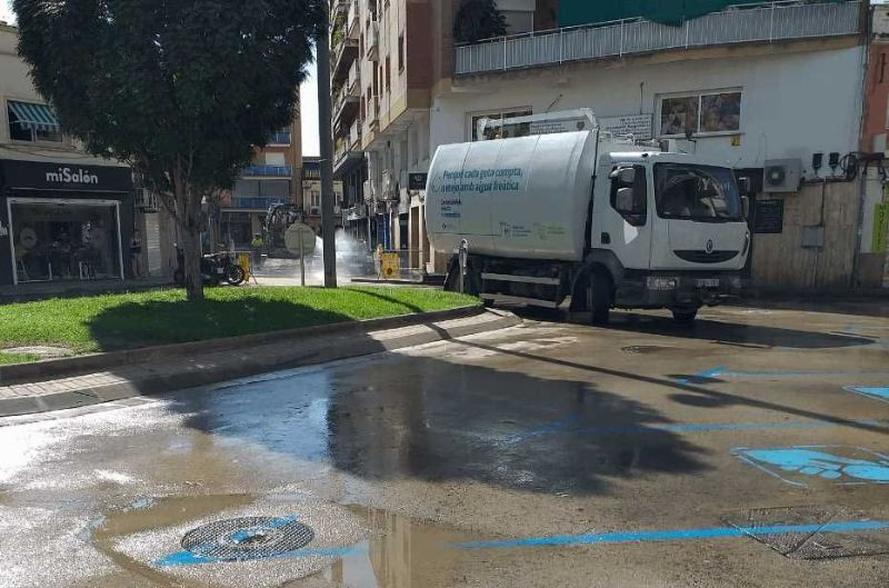 Trabajos de limpieza tras las lluvias de agosto en Castelldefels