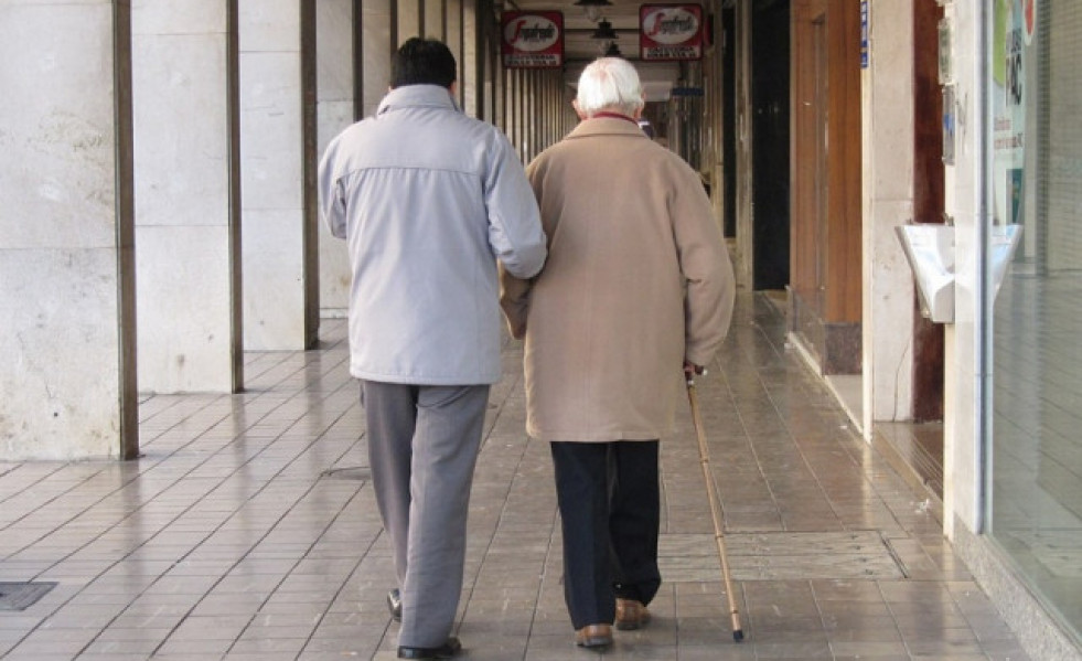 Dependencia ancianos paseo 21032018