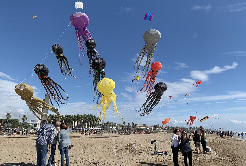 Cometas por la paz castelldefels