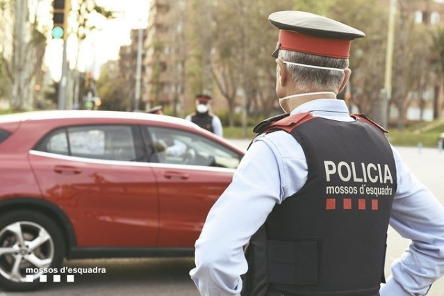 Imagen de recurso de agentes de Mossos d'Esquadra durante la pandemia