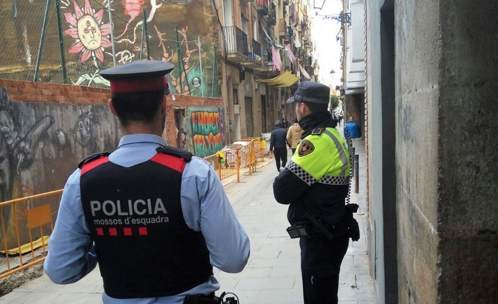 Operativo de Mossos d'Esquadra y Guardia Urbana