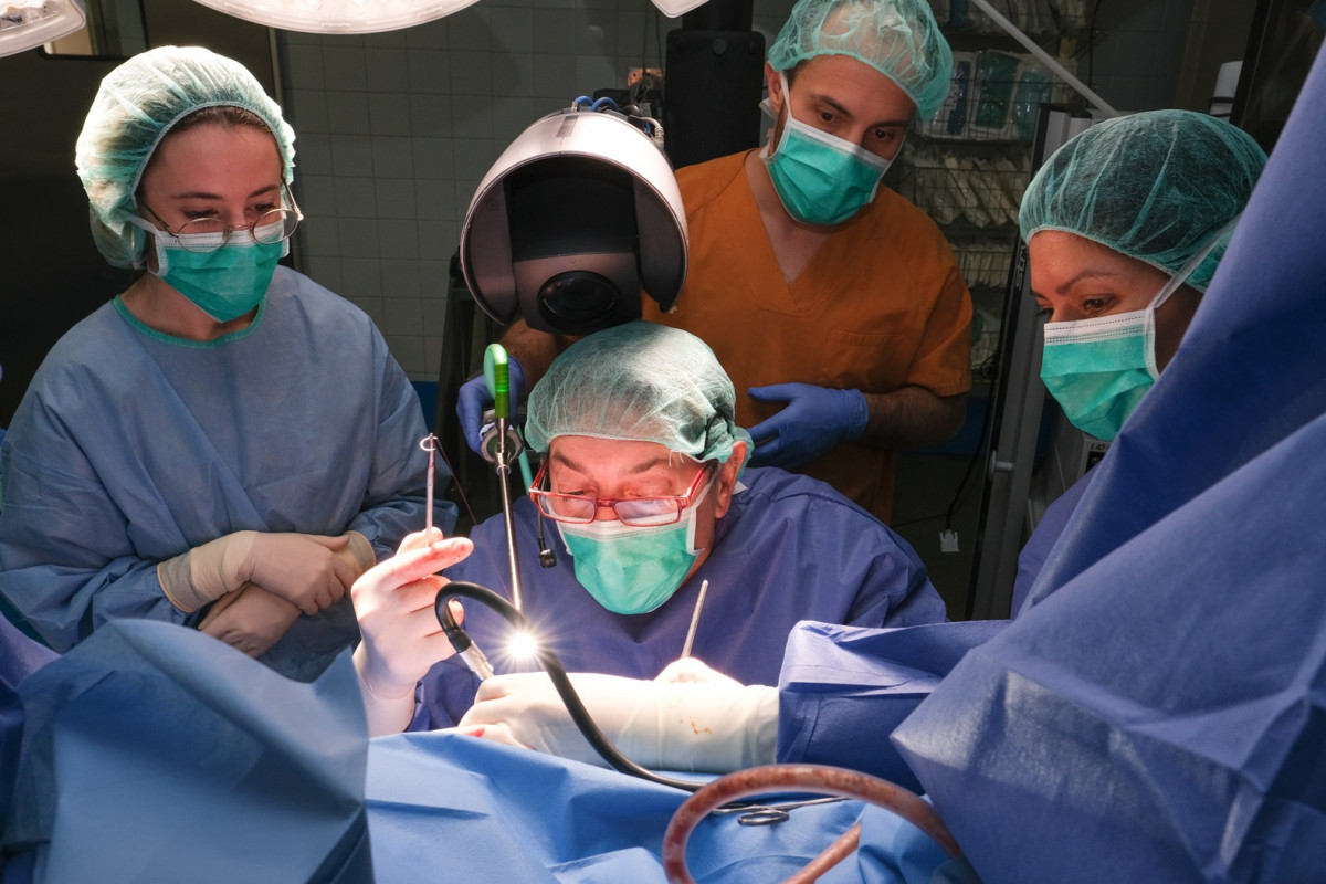El Hospital de Bellvitge ha coordinado el ensayo clínico de una cirugía 