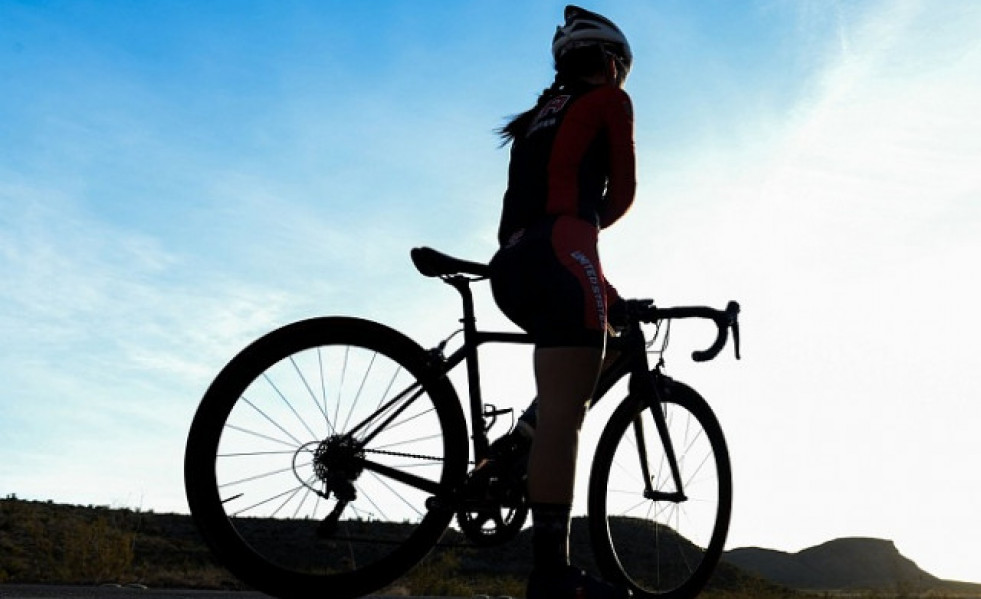 Bicicleta ciclista carretera dia mundial bicicleta 19042018