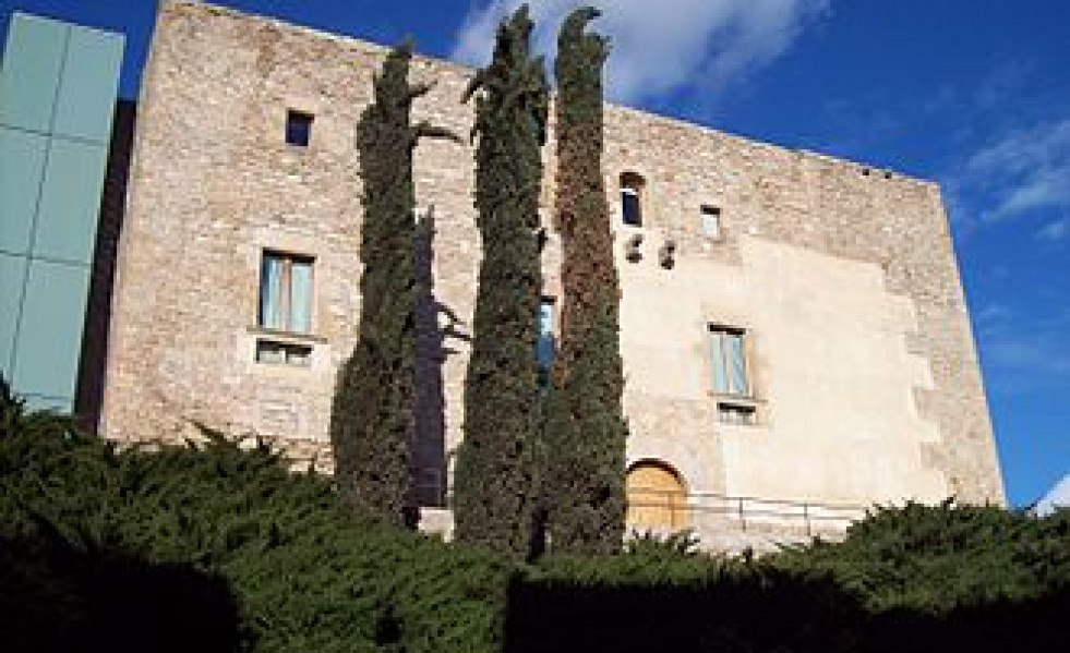 330px Cornella Castillo 1