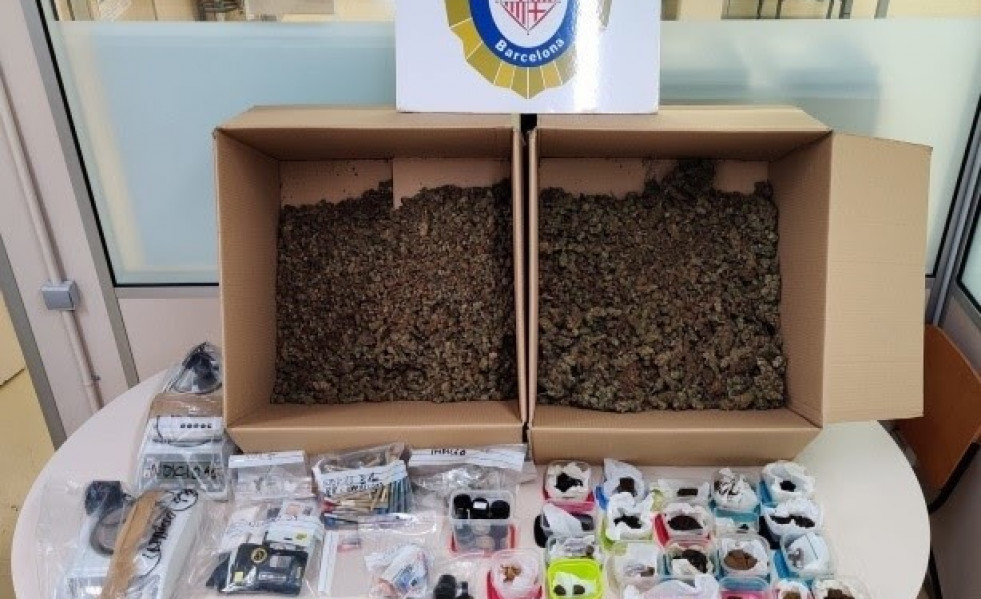 La Guardia Urbana de Barcelona interviene más de 8 kilos de estupefacientes en una asociación canábica de Gràcia