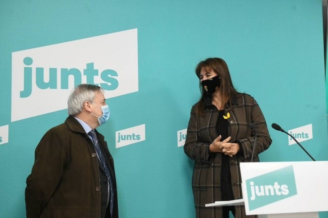 Josep Serra (MES) y Laura Borràs (JxCat)