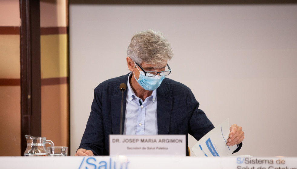 El secretario de Salud Pública de la Generalitat, Josep Maria Argimón, ofrece una rueda de prensa en la Consellería de la Salud para tratar sobre la evolución de la pandemia en la región, en Barc
