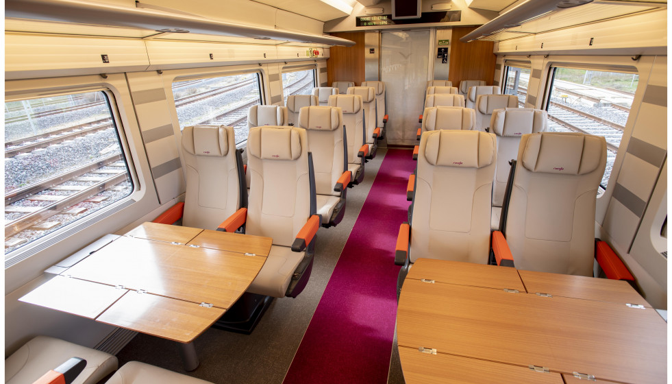Interior del AVLO, el tren AVE low cost de Renfe