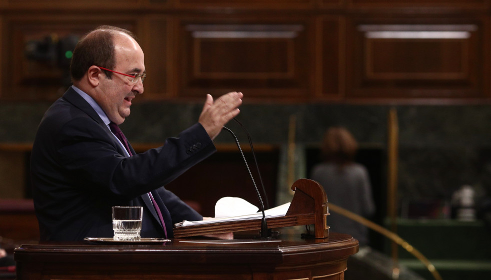 El ministro de Política Territorial y Función Pública, Miquel Iceta, interviene durante una sesión plenaria celebrada en el Congreso de los Diputados, en Madrid, (España), a 3 de febrero de 2021.