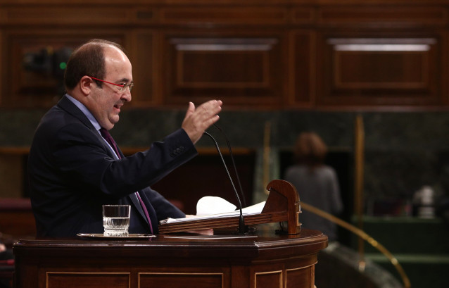 El ministro de Política Territorial y Función Pública, Miquel Iceta, interviene durante una sesión plenaria celebrada en el Congreso de los Diputados, en Madrid, (España), a 3 de febrero de 2021.