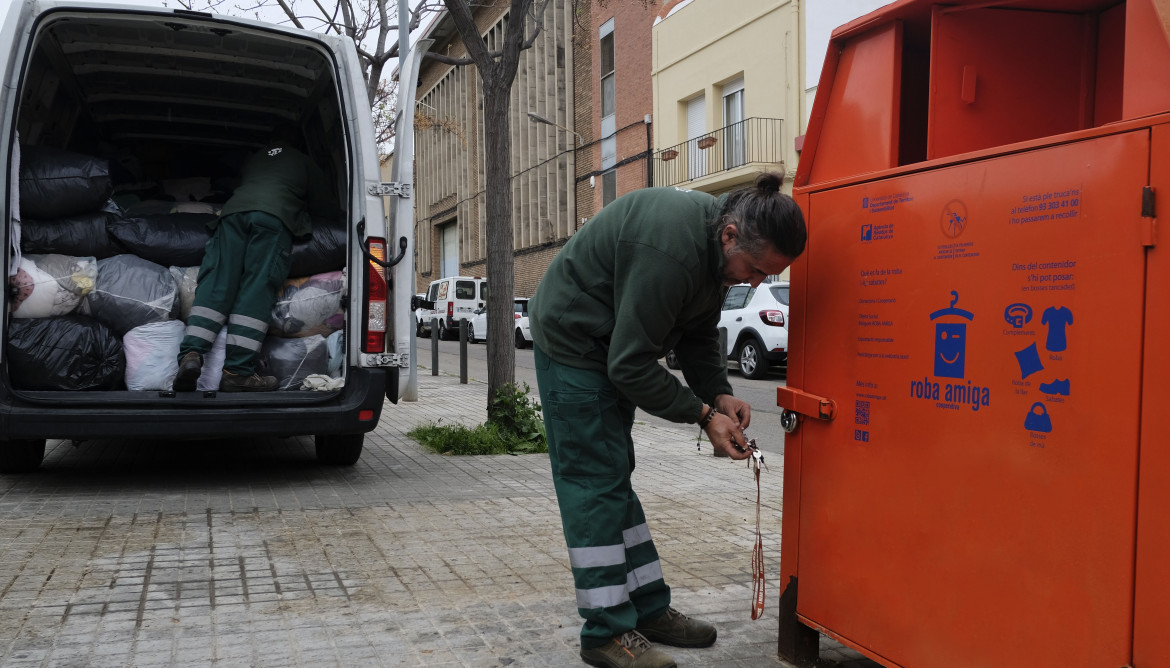 Un contenedor de la cooperativa Roba Amiga
