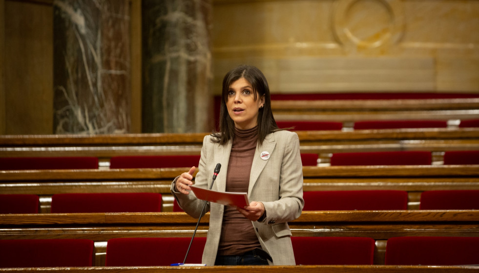 Archivo - La secretaria general adjunta y portavoz de ERC, Marta Vilalta interviene durante una sesión plenaria en el Parlament de Catalunya, en Barcelona, Catalunya, a 16 de diciembre de 2020.
