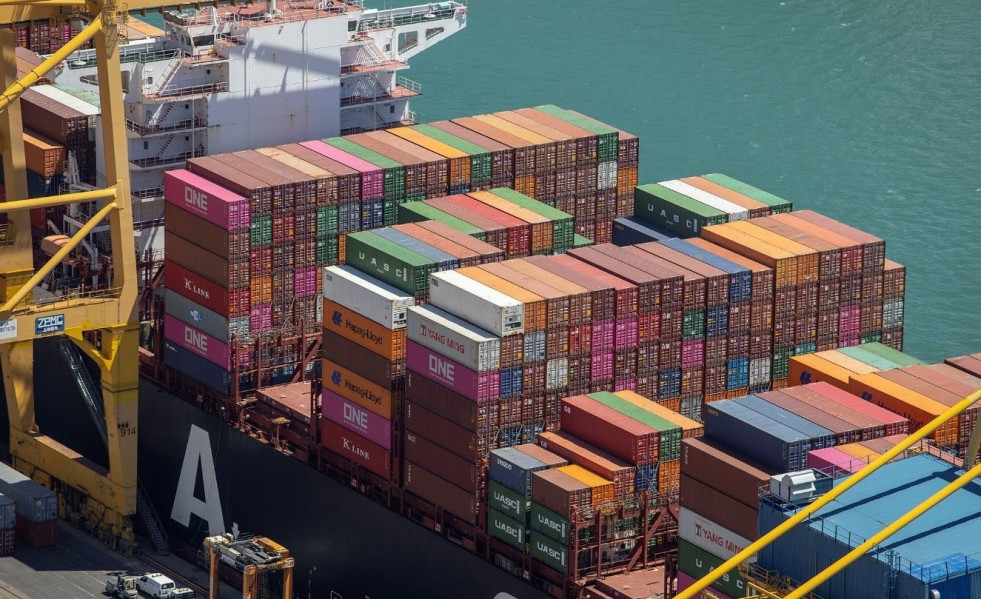 Archivo - Contenedores de mercancías en el Puerto de Barcelona