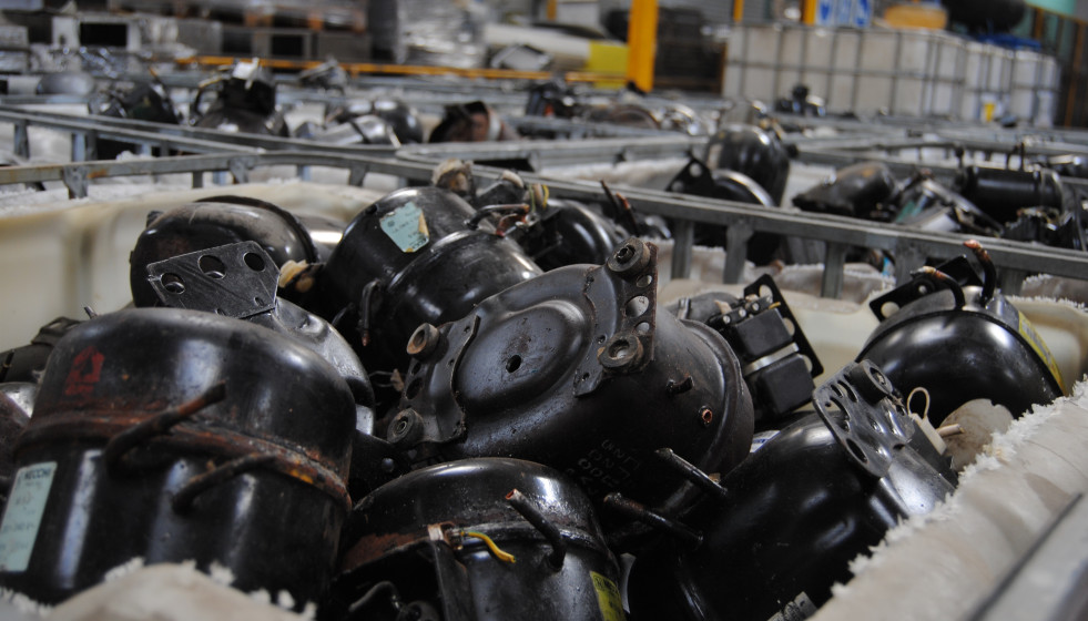 Planta de reciclaje de residuos de aparatos eléctricos y electrónicos (RAEE) en España.