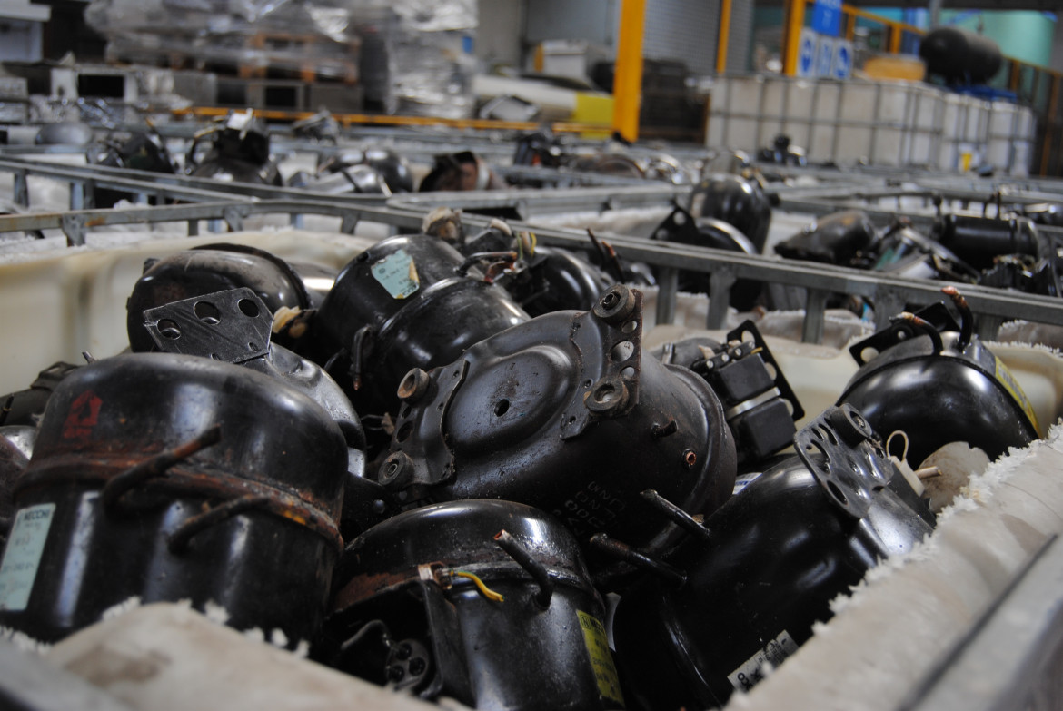 Planta de reciclaje de residuos de aparatos eléctricos y electrónicos (RAEE) en España.