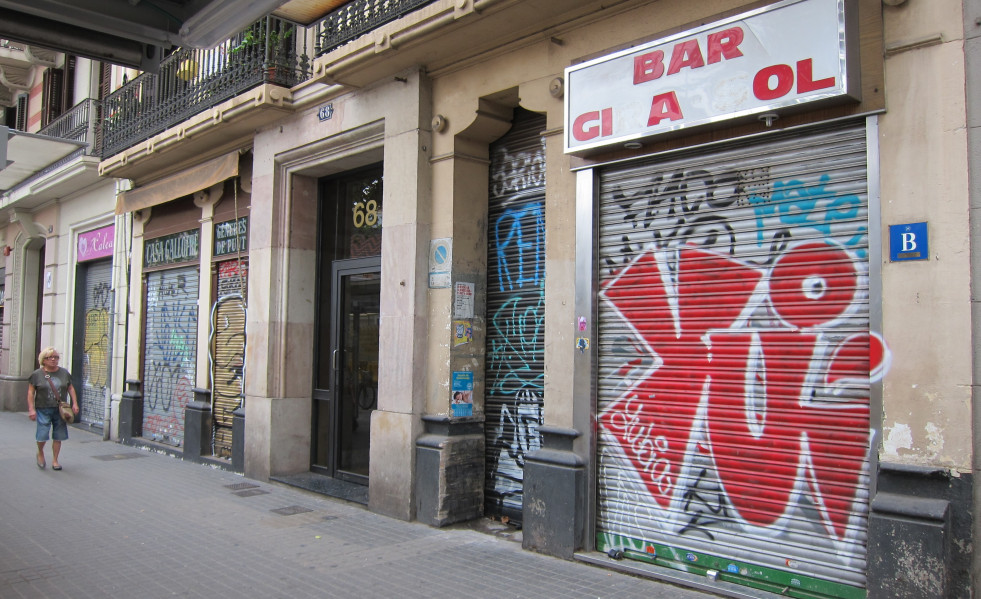 Archivo - Imagen de archivo de tiendas cerradas  en Barcelona