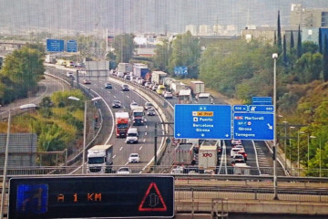 Un accidente corta dos carriles de la A-2 en Abrera (Barcelona)