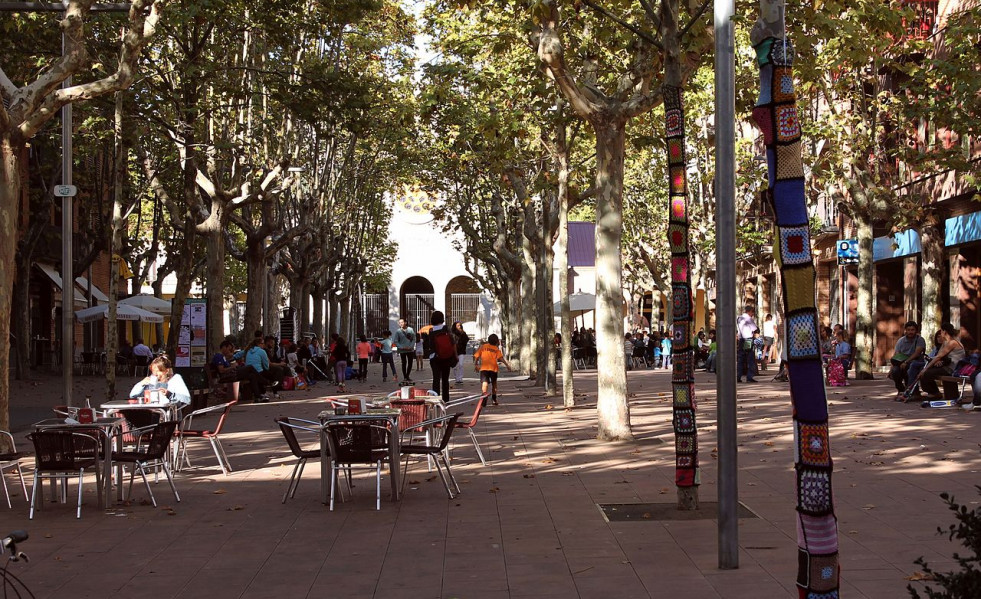 2014 10 13 Begues Kirchvorplatz