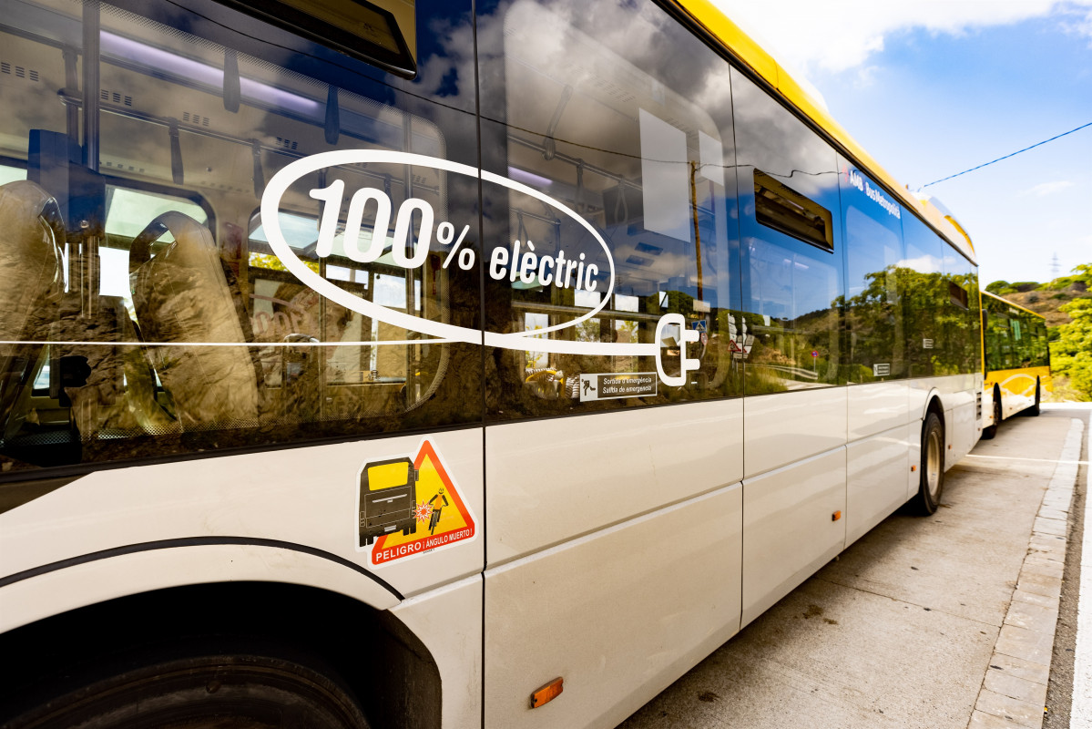 El bus metropolitano de Barcelona incorpora una nueva señal de ángulo muerto