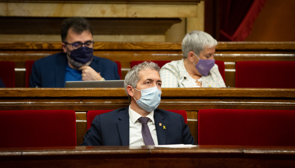 El consejero de Educación, Josep González-Cambray, en un pleno del Parlament de Catalunya, a 23 de febrero de 2022