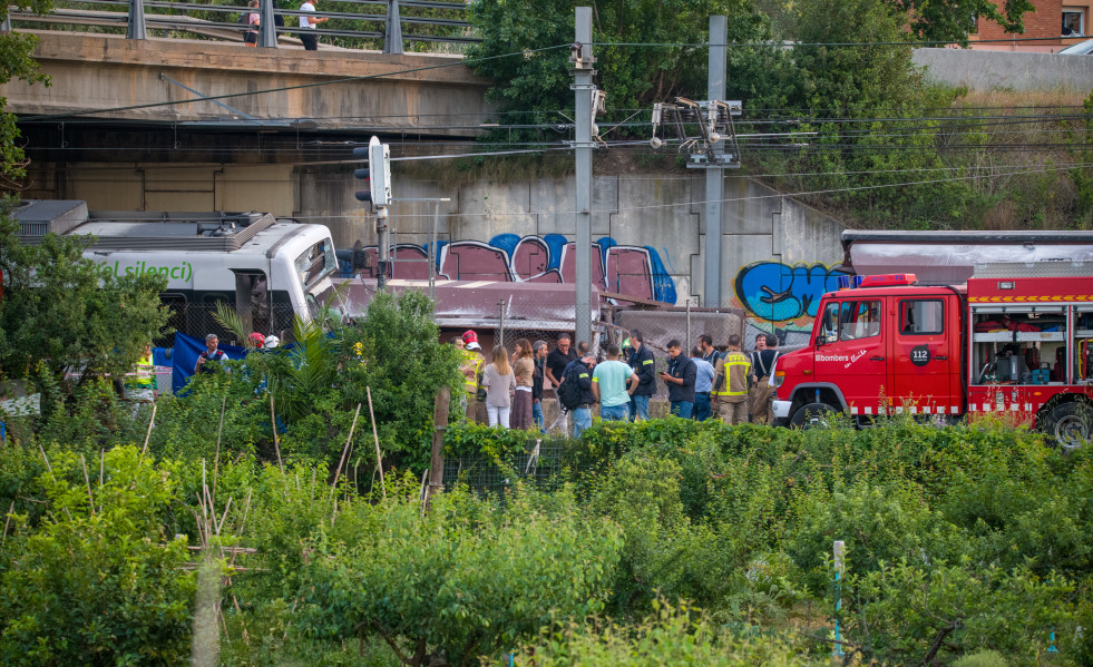 EuropaPress 4453953 accidente tren mercancias tren pasajeros estacion ferrocarrils generalitat