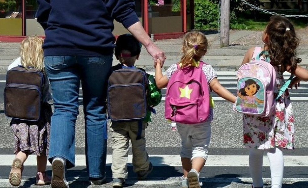 EuropaPress 4197436 imagen archivo grupo ninos yendo colegio educacion menores colegio inicio