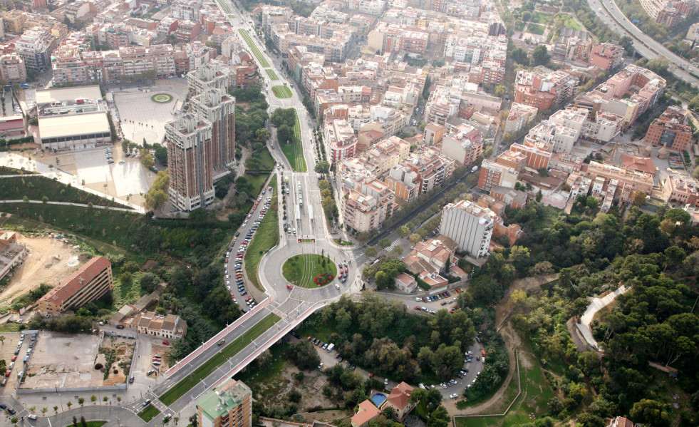 Imatge aèrea d´Esplugues de Llobregat (5369154275)