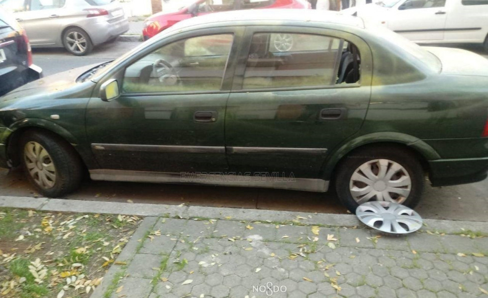 EuropaPress 1841327 andalucia sevilla sucesos detenido varon 60 anos robar dentro coche