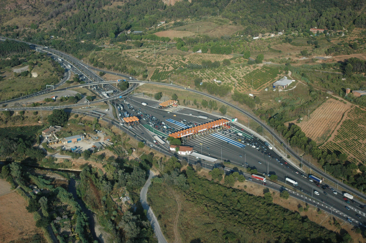 Archivo - Antiguo peaje de Martorell, en la autopista AP-7