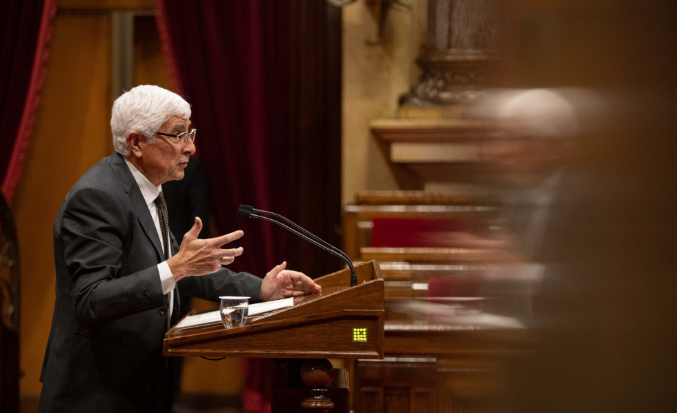 EuropaPress 4944369 conseller salud manel balcells interviene sesion plenaria parlament 24