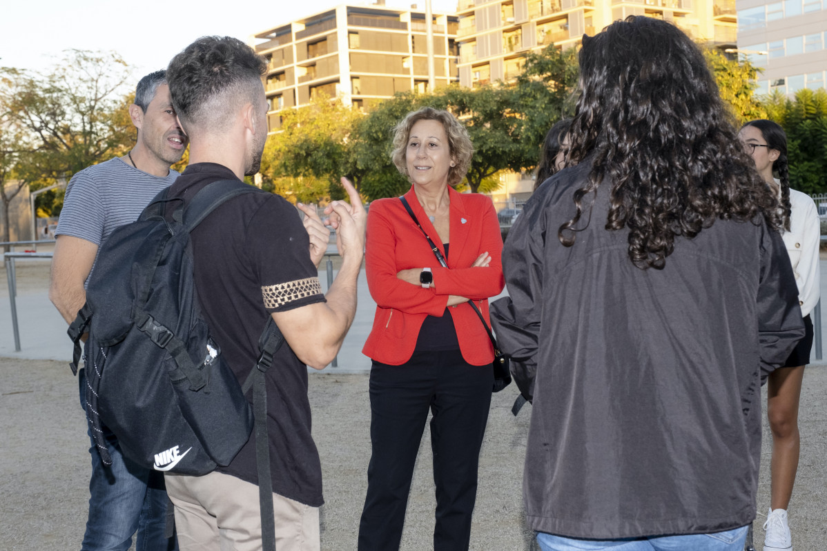 Alcaldessa amb educadors de carrer copia