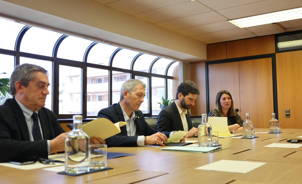 El conseller de Educación, Josep Gonzàlez-Cambray, durante la firma del convenio