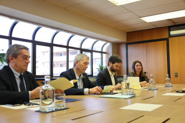 El conseller de Educación, Josep Gonzàlez-Cambray, durante la firma del convenio