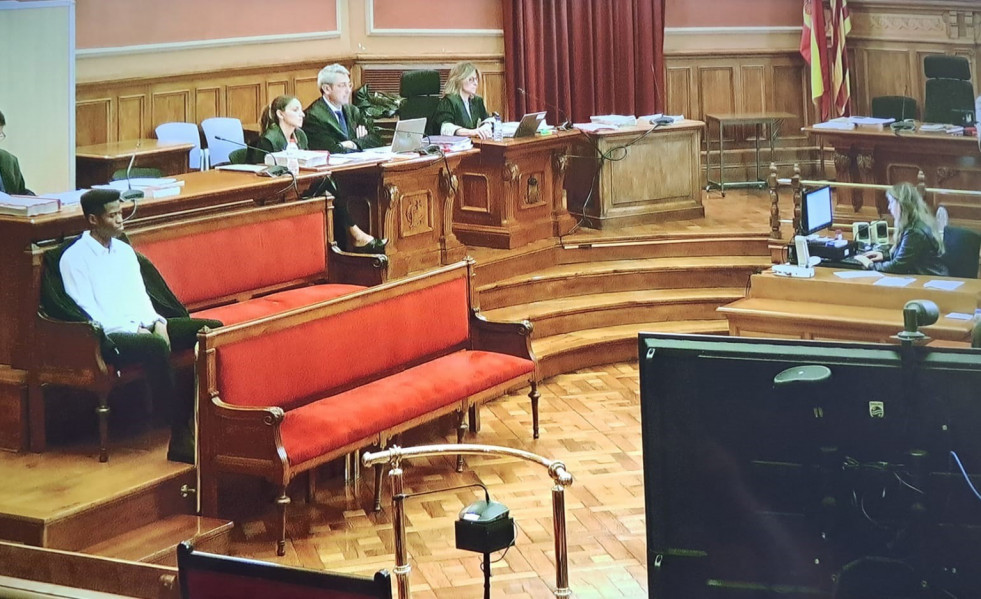 Juicio al hombre que confesó haber asesinado a su expareja y a su hija, con las que todavía convivía, la noche de Reyes de 2020 en Esplugues de Llobregat (Barcelona). En la Audiencia de Barcelona e