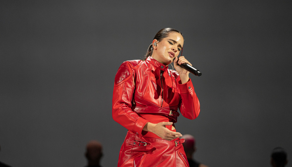 Archivo - La cantante Rosalía actúa dentro de su gira ‘Motomami Tour’ en el Palau Sant Jordi, a 23 de julio de 2022, en Barcelona