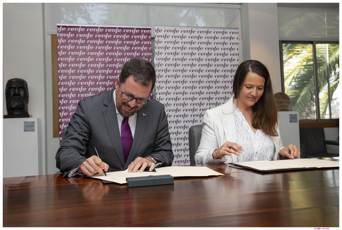 Firma acuerdo Renfe   Gasol Foundation 2