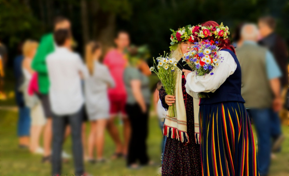 Folk holiday g57d4476d8 1280