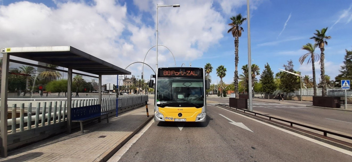 Imagen de uno de los buses que actualmente opera la línea 88.