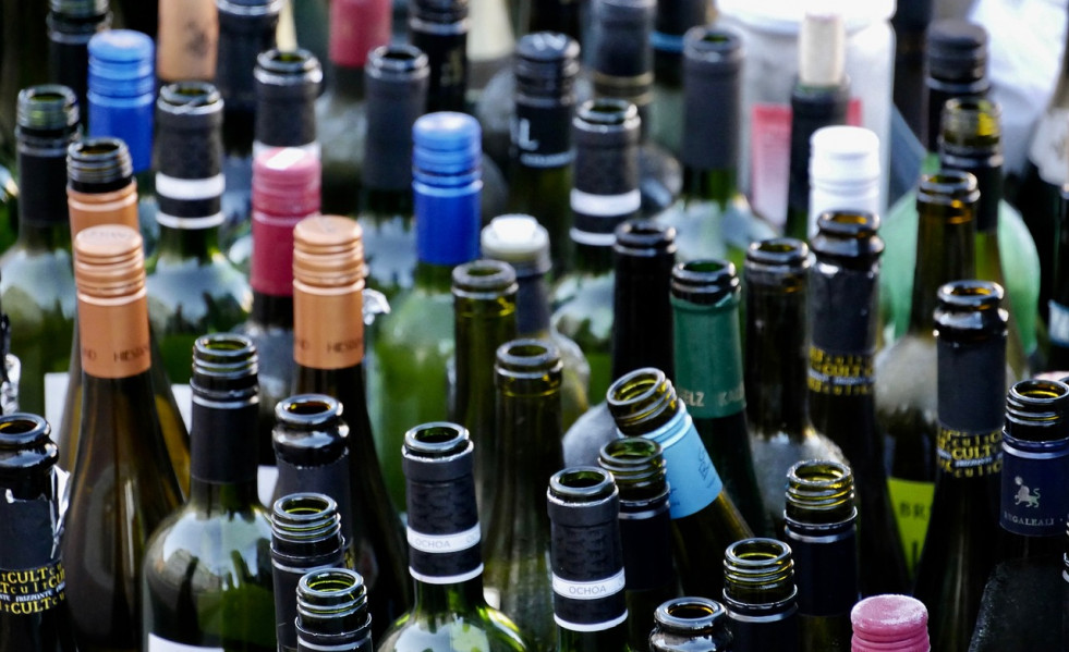 Bottles 2357645 1280