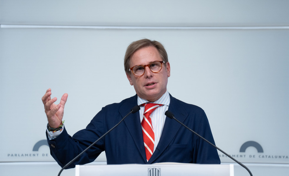 Archivo - El portavoz de Vox en el Parlament, Joan Garriga, en una rueda de prensa