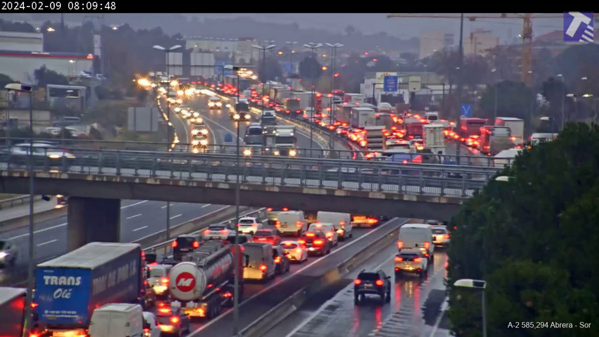 Cortada la A-2 hacia Lleida en Abrera (Barcelona) por un accidente